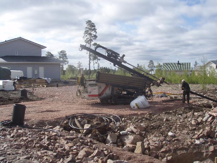 borrning av varmehal 5 21.JPG - borrning av värmehål har utförts